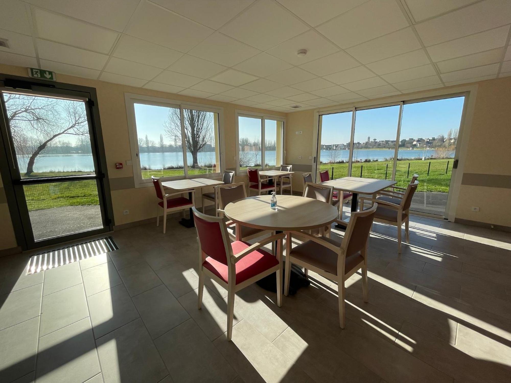 Relais Les Rives Du Lac Coulonges-sur-Sarthe Exteriér fotografie